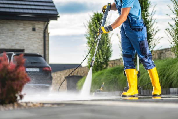 Best Driveway Pressure Washing  in Greentown, IN